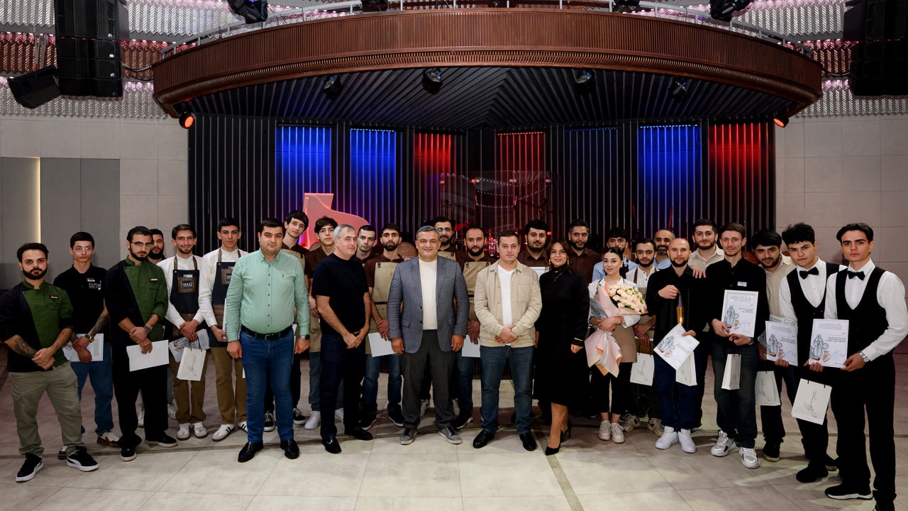 🍸 Տարվա բարային թրենդներն ու վիրտուոզ բարմենները .