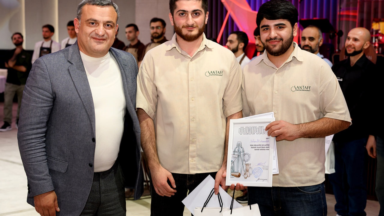 🍸 Տարվա բարային թրենդներն ու վիրտուոզ բարմենները .