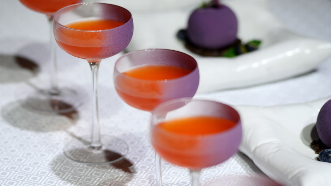 🍸 Տարվա բարային թրենդներն ու վիրտուոզ բարմենները .